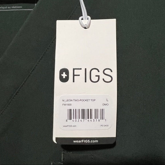 Figs Men’s Leon scrub top in Dark Moss - Picture 6 of 7